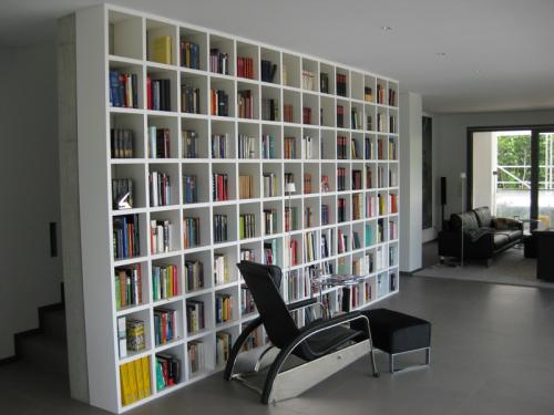 Bücherwand modern